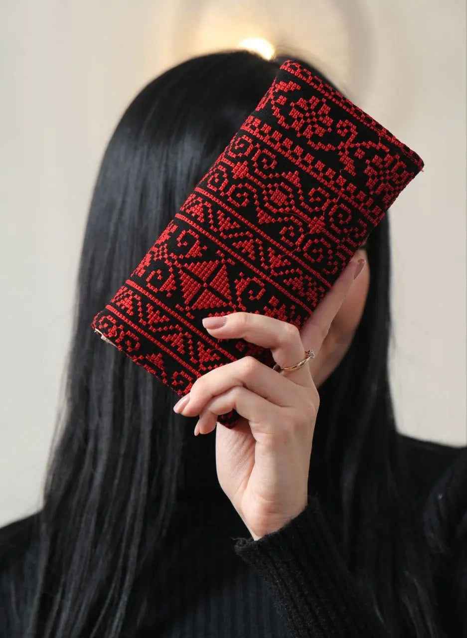 Sophisticated Large Embroidered Wallet - Durable & Spacious Design