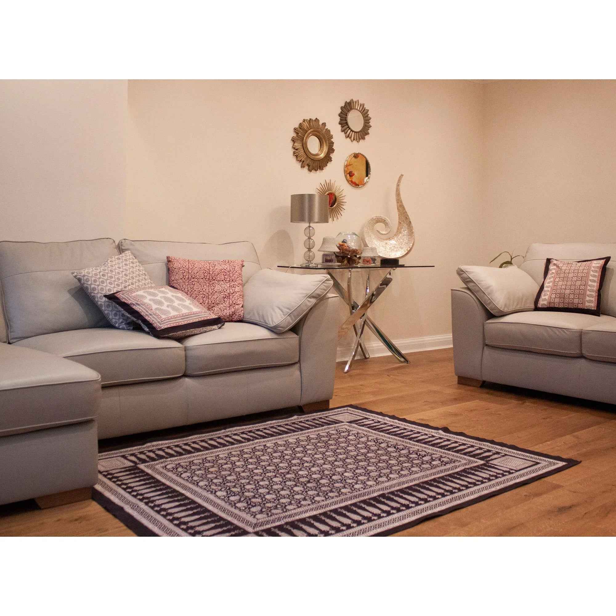 Traditional Floral & Paisley Hand-block Print Area Rug - White Black