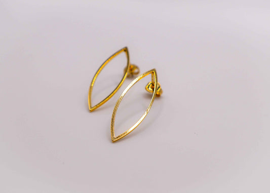 Golden Leaf Elegance Earrings – Elegant Gold Leaf Drop Jewelry