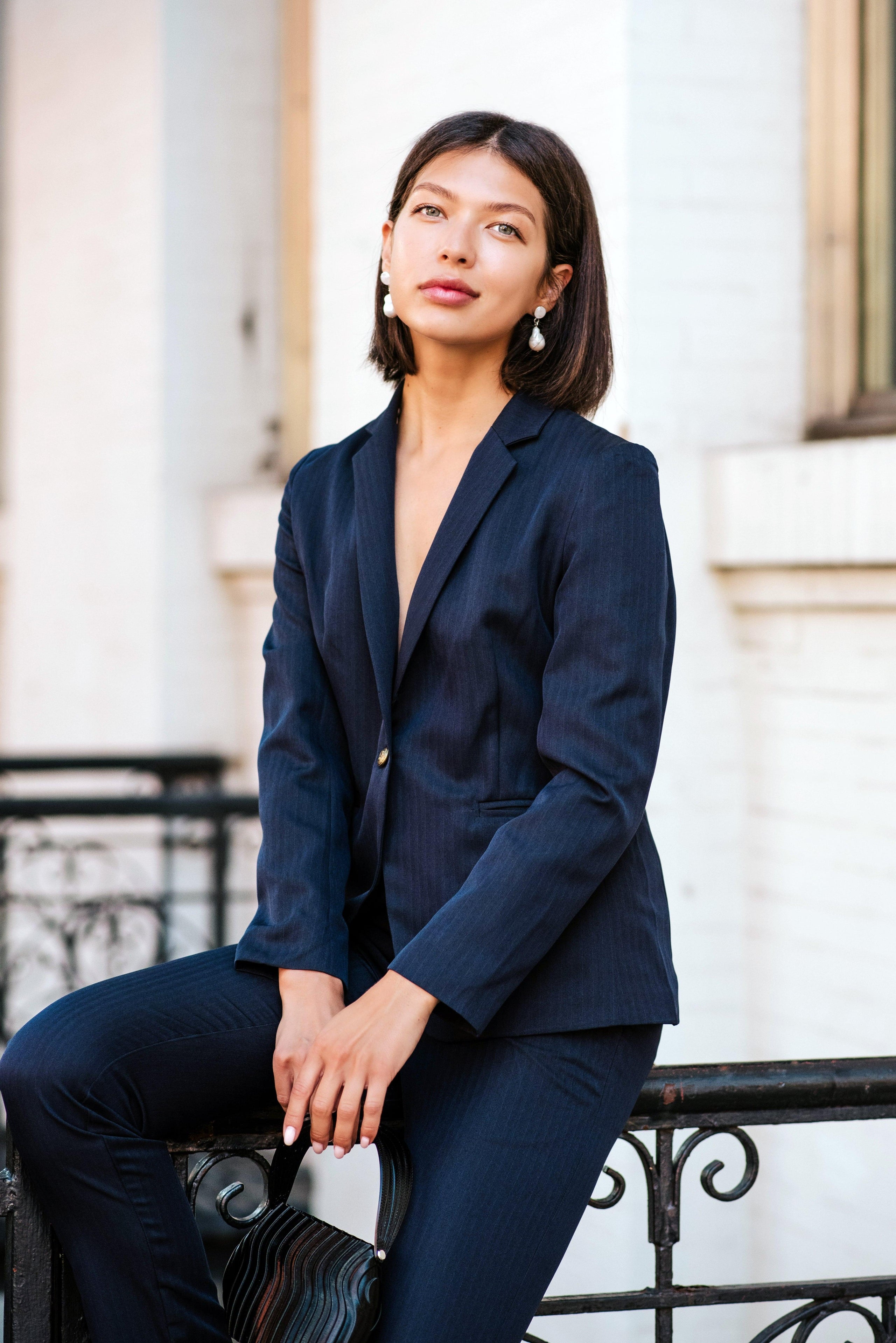 Blazer azul marino de botonadura sencilla con solapas de pico – Chaqueta de sastre para mujer