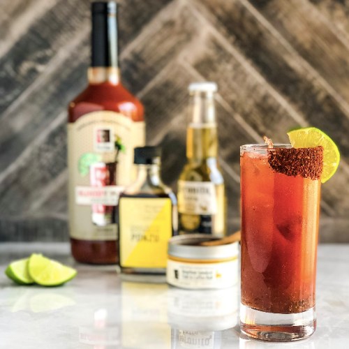 Mezcla de Bloody Mary añejado en barrica y ahumado con bourbon