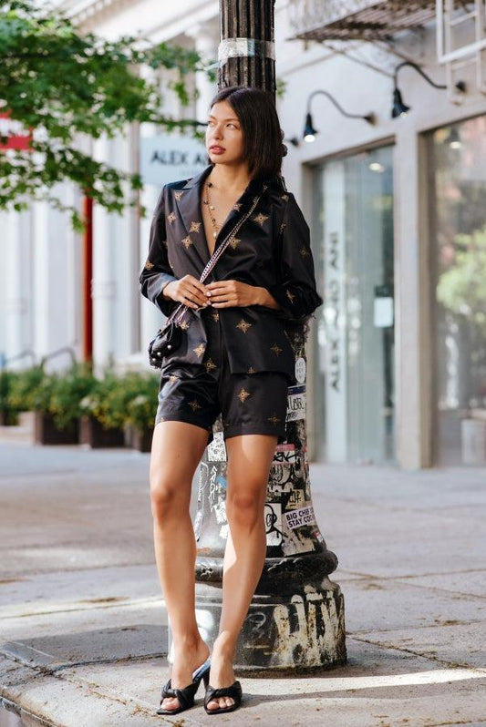 Pantalones cortos negros y dorados: elegantes vestidos de noche para mujer