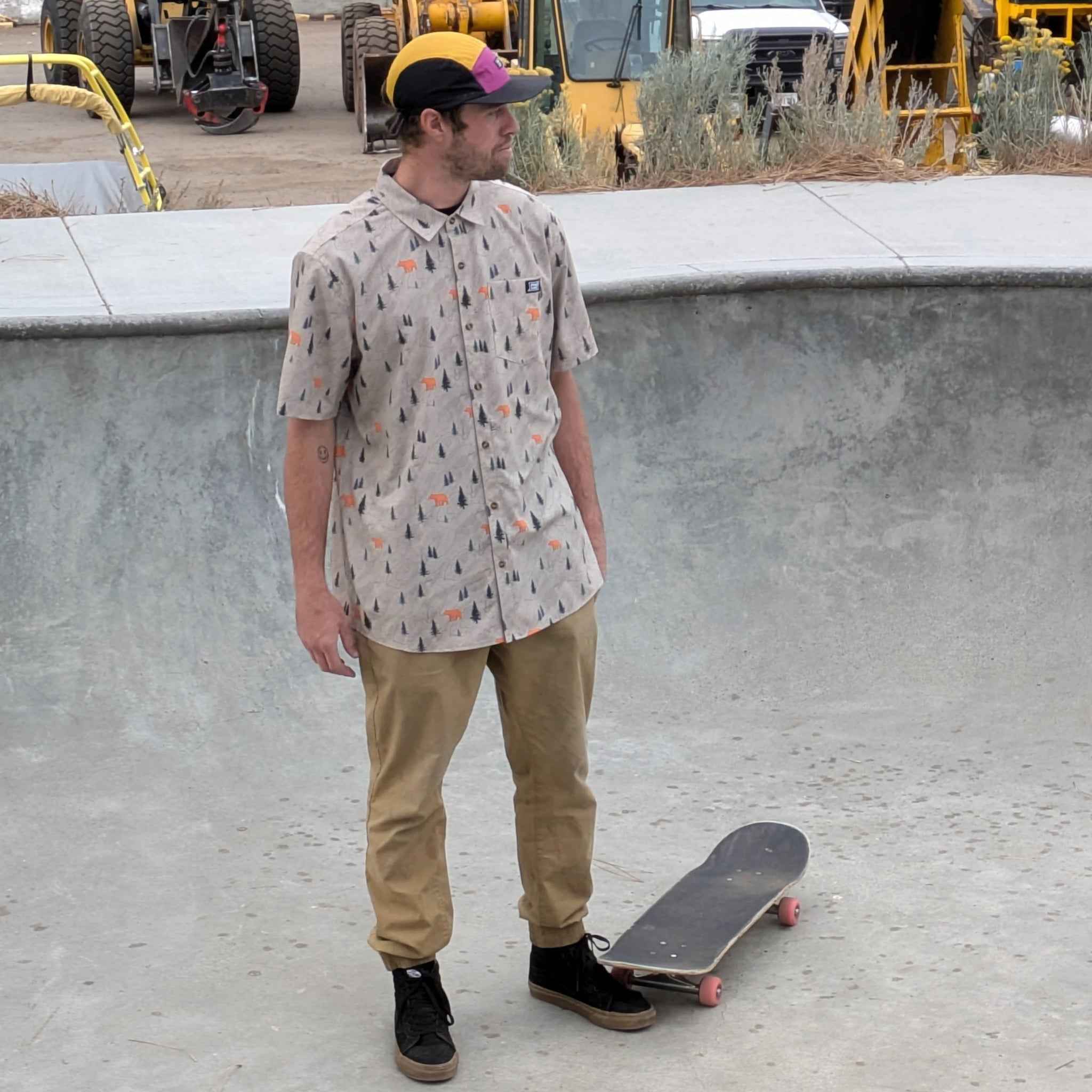 Langley Performance Button Up Shirt - Khaki/Bear