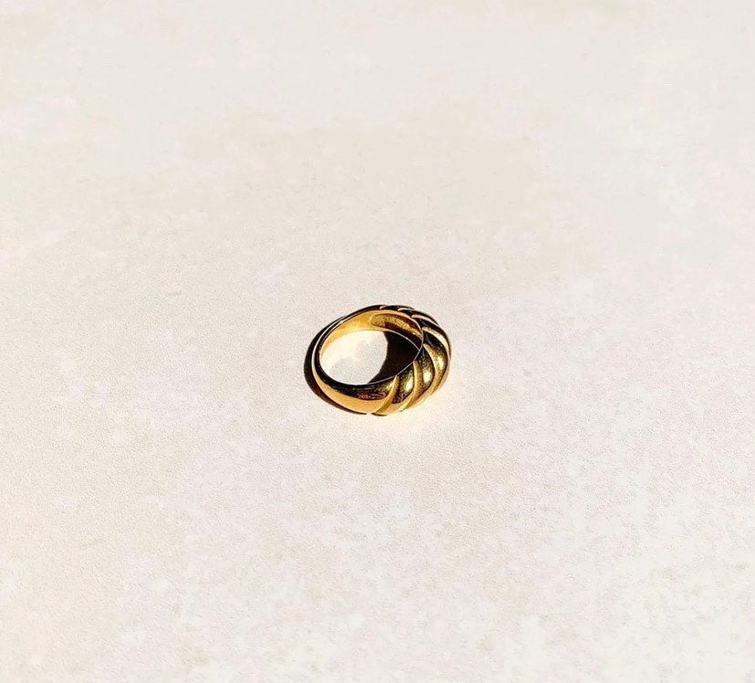 ALISSE 18K GOLD PLATED RING - Lolomo!