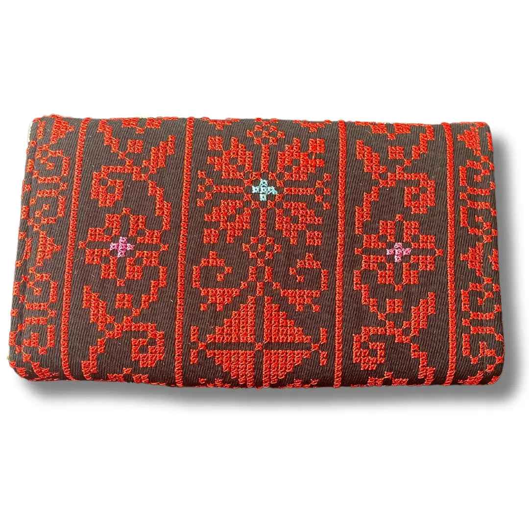 Elegant Embroidered Large Wallet - Spacious & Stylish Accessory