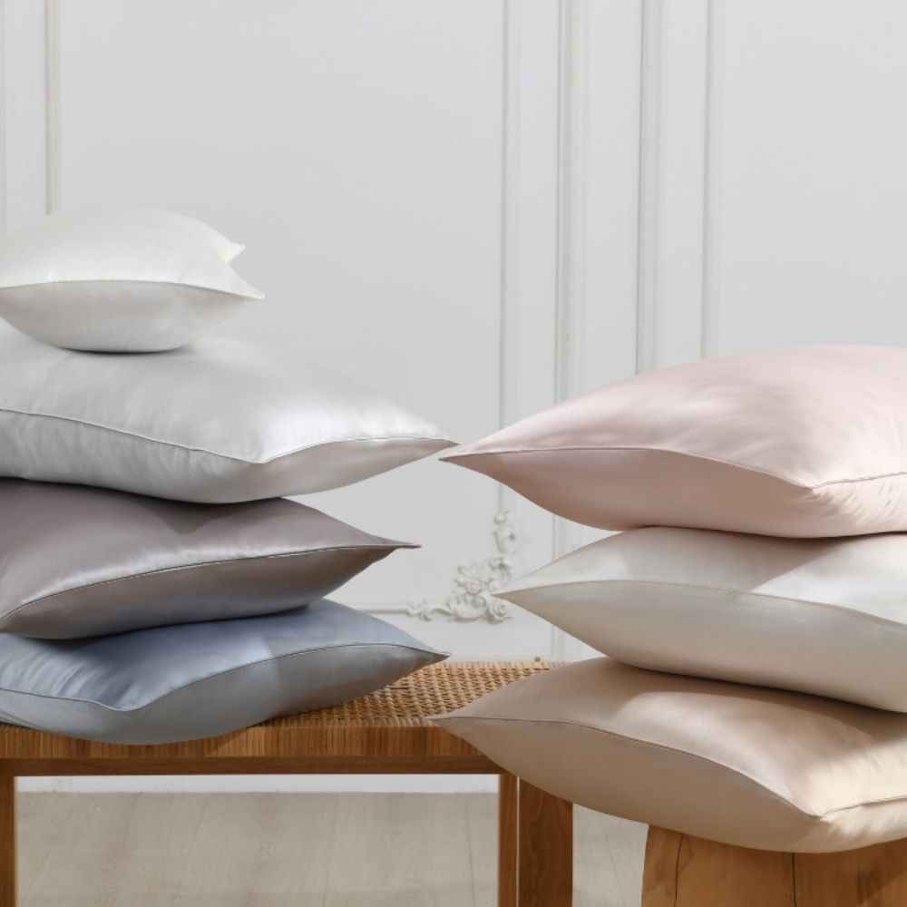Charmeuse Silk Pillowcase with Classic Pipping - Lolomo!