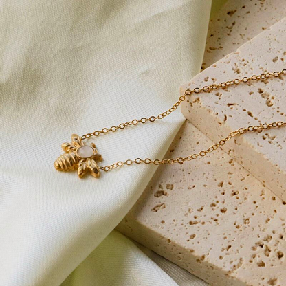 DIANNE BEE NECKLACE