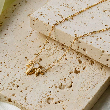 DIANNE BEE NECKLACE