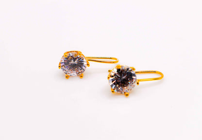 Elegant Golden Sparkle Drops – Luxurious Gold-Plated Earrings