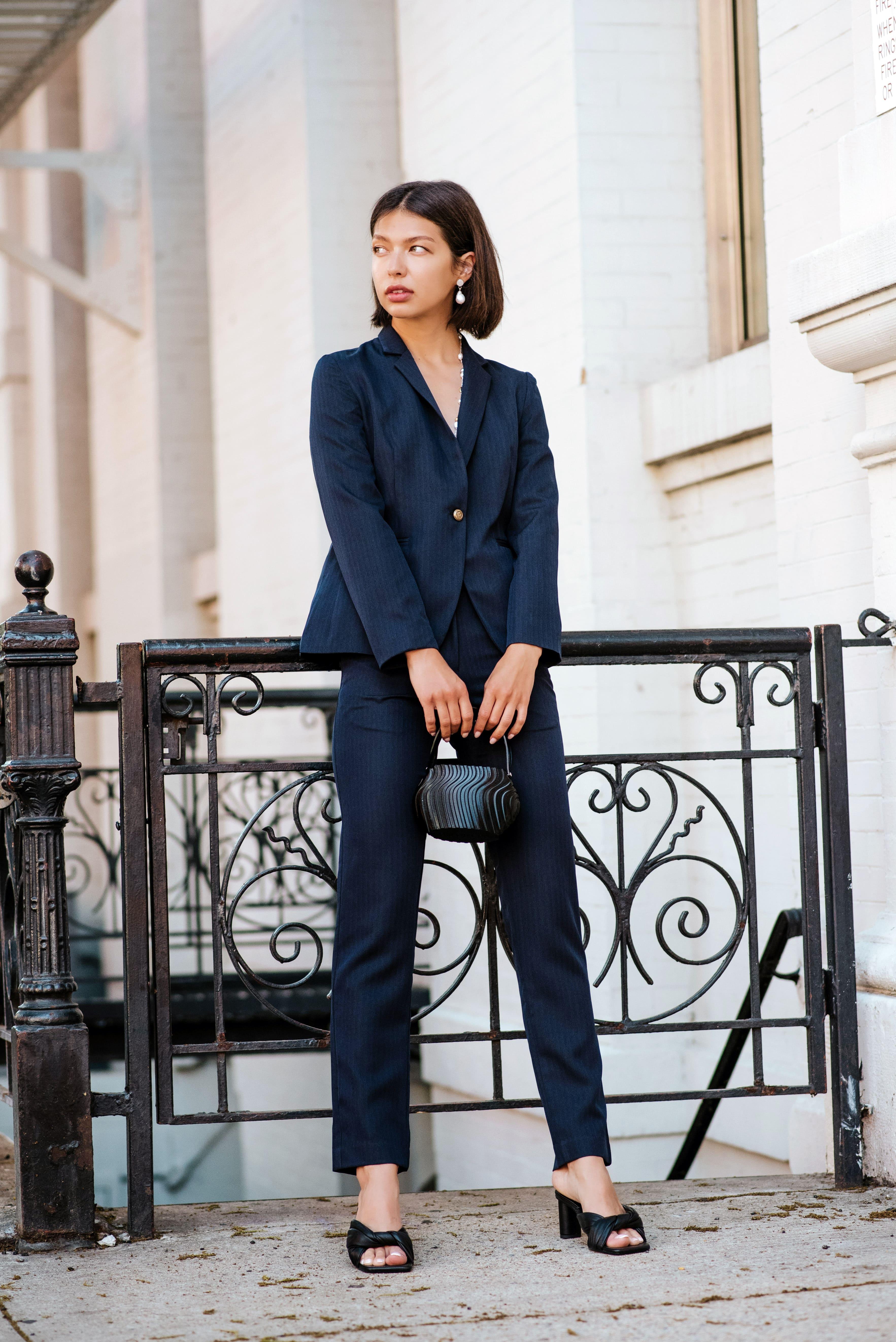 Blazer azul marino de botonadura sencilla con solapas de pico – Chaqueta de sastre para mujer