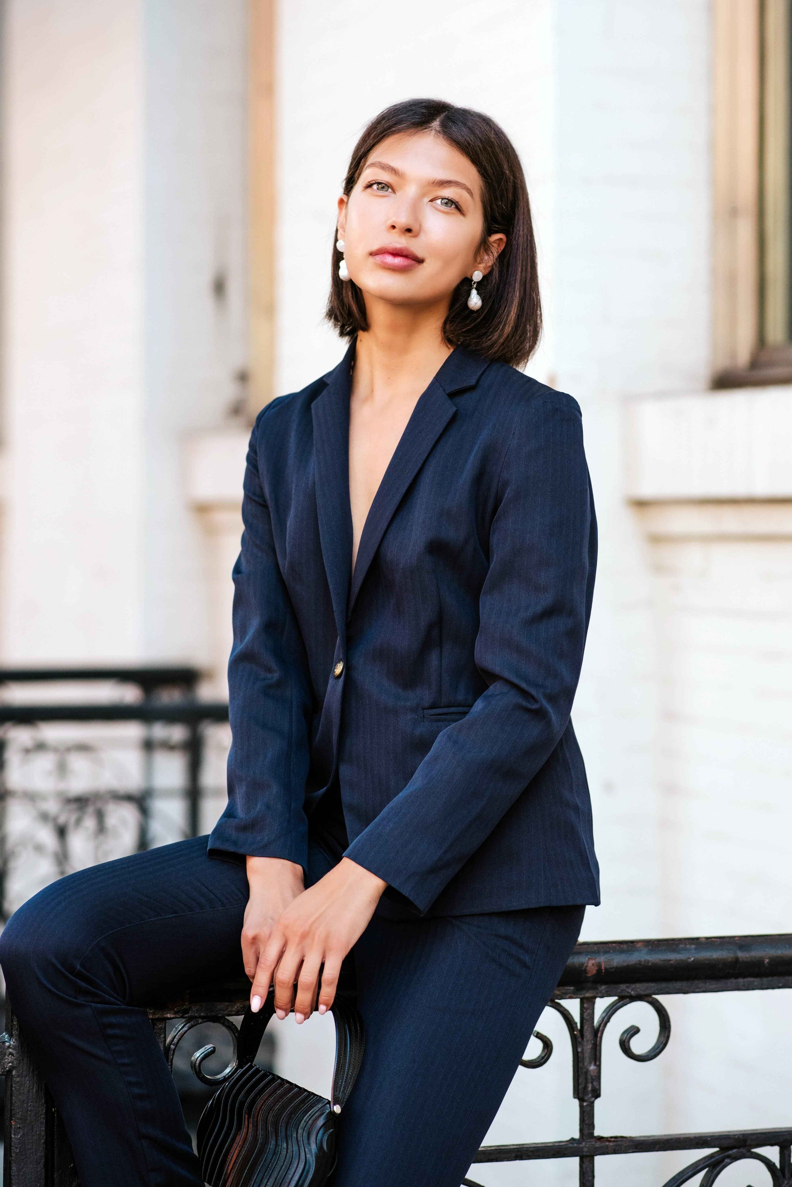 Blazer azul marino de botonadura sencilla con solapas de pico – Chaqueta de sastre para mujer
