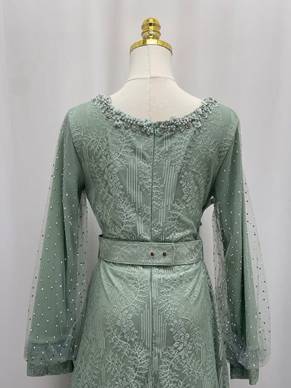 Elegant Lace Dress: Timeless Sophistication & Classic Beauty