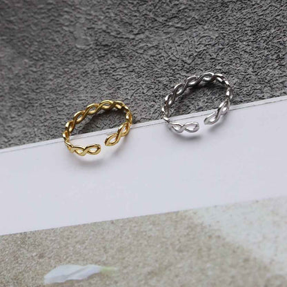 LA DNA CHARM RING