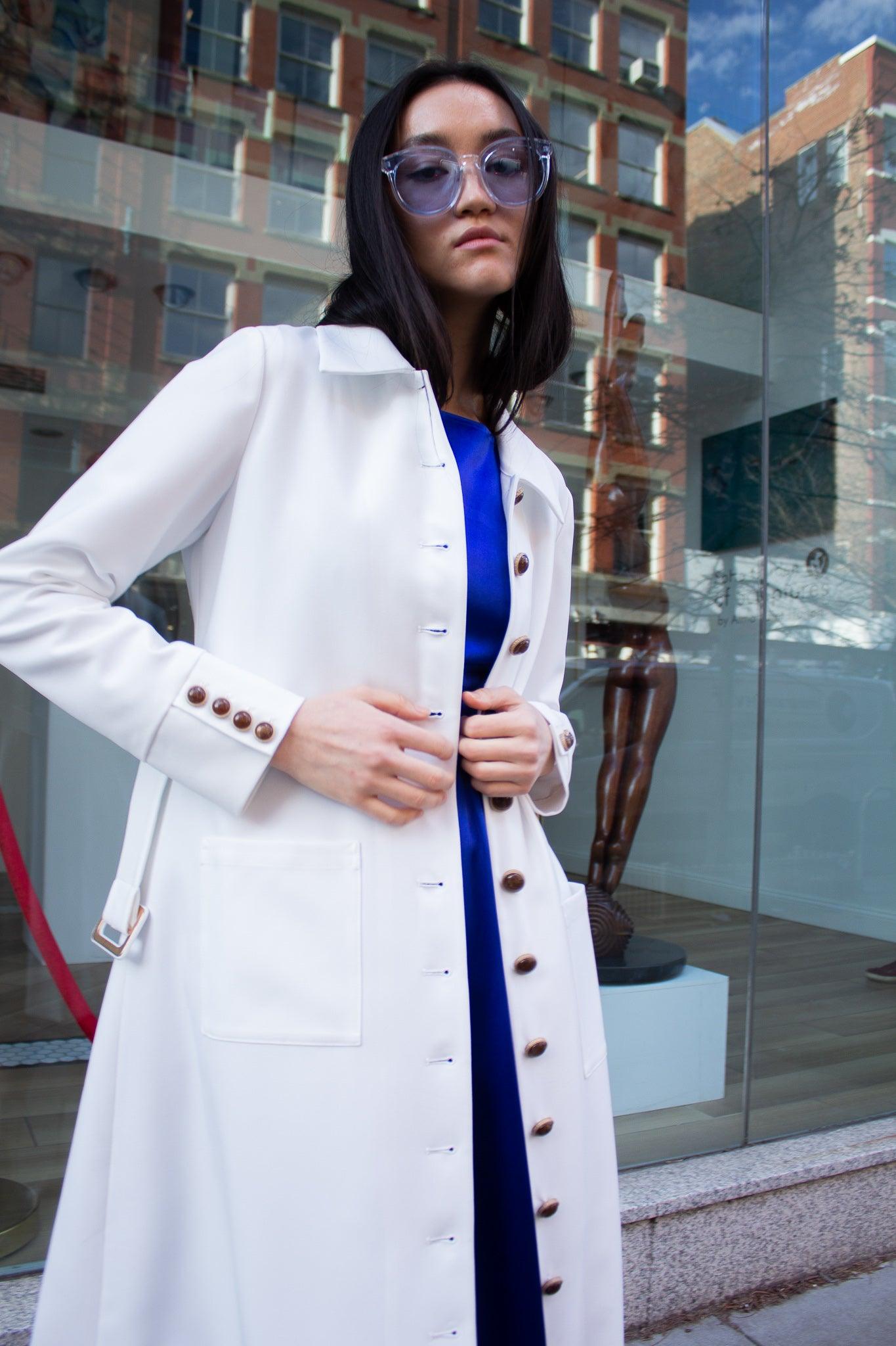 Abrigo blanco Monique: abrigo largo elegante para mujer
