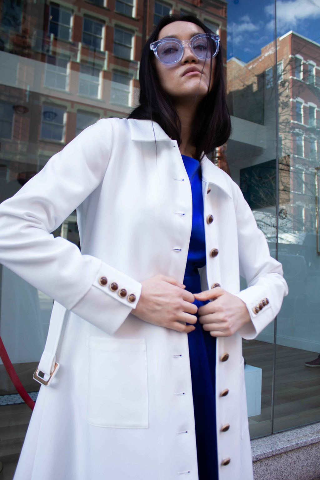 Abrigo blanco Monique: abrigo largo elegante para mujer