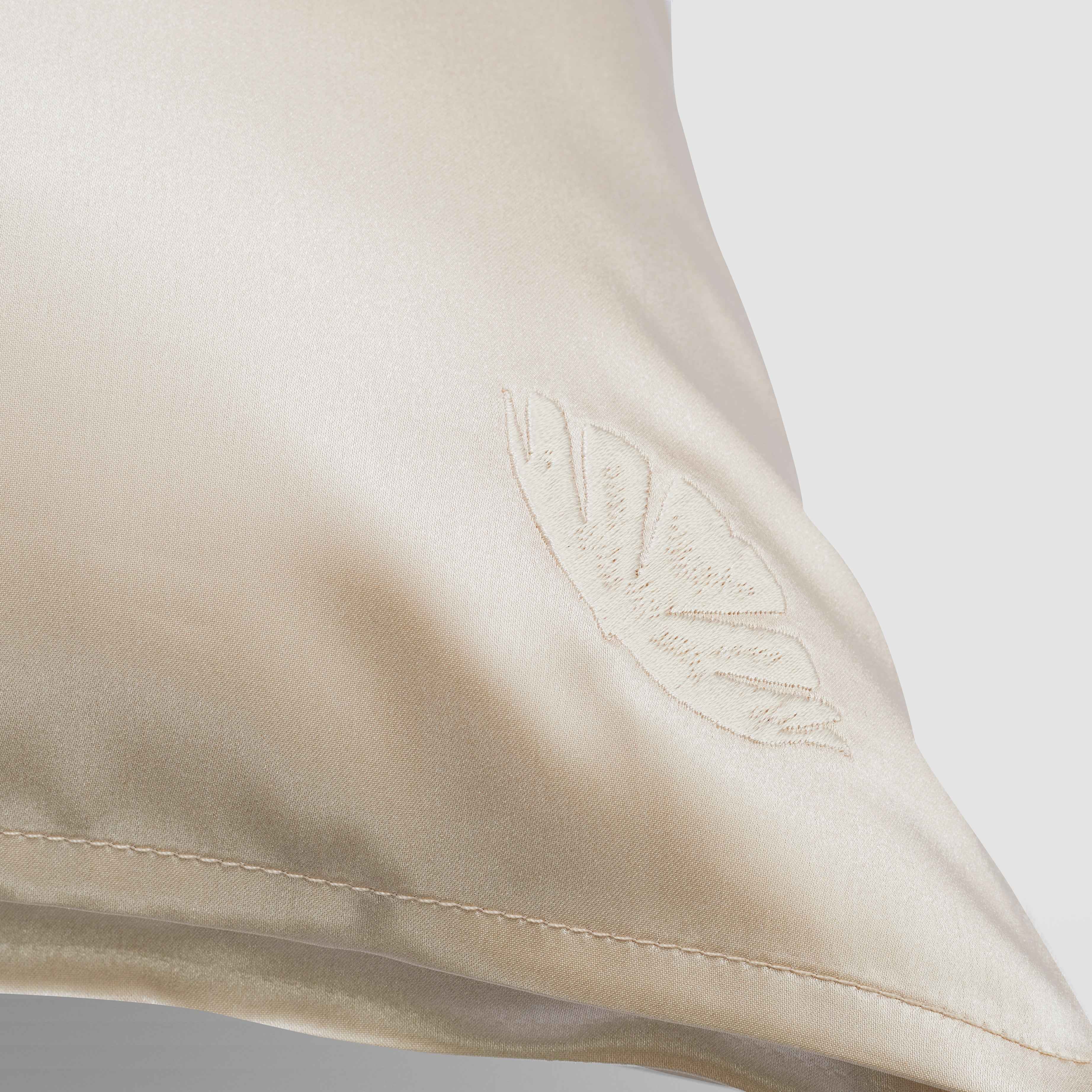 La Seta Silk Pillowcase with Embroidery - Lolomo!