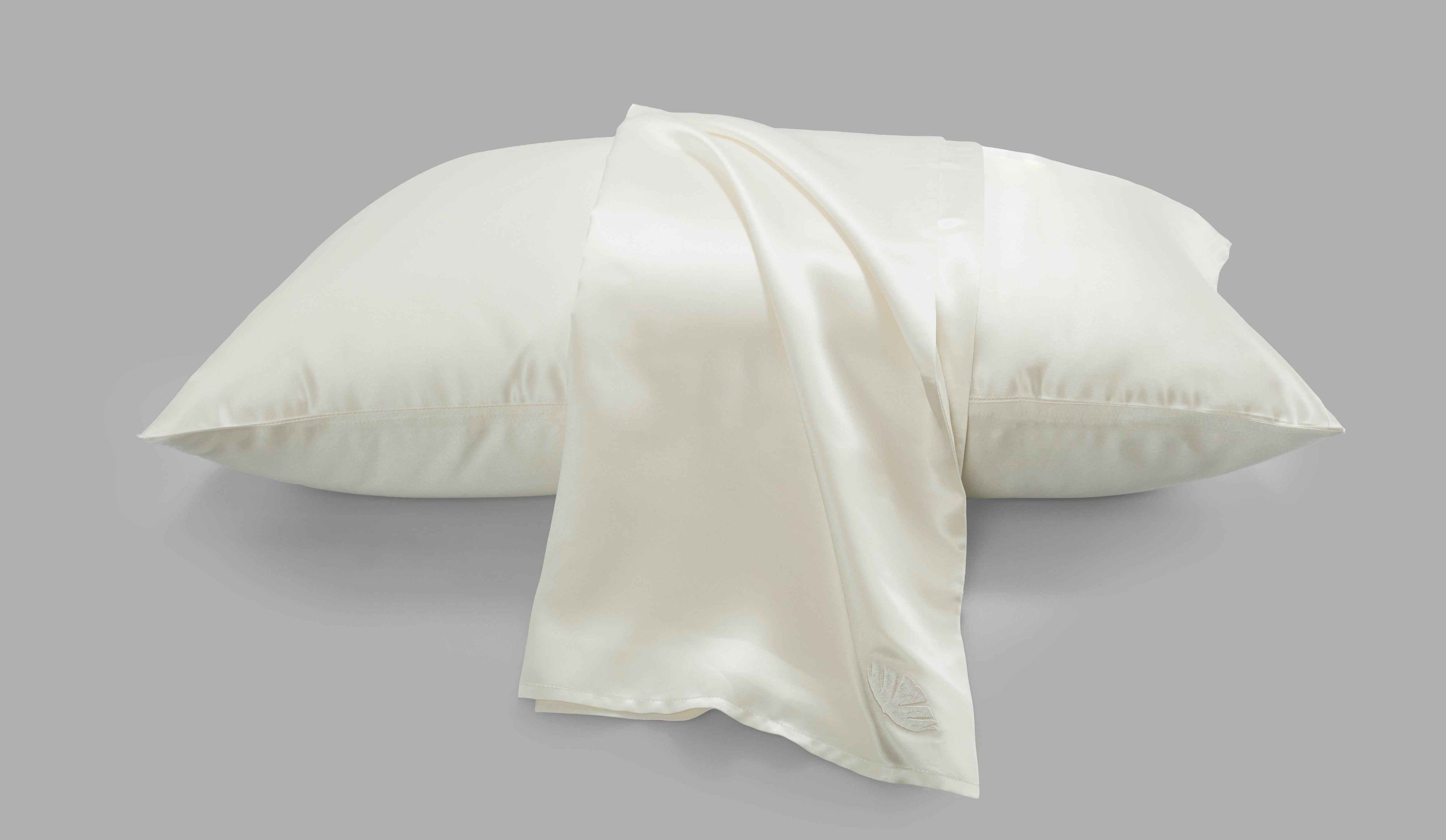La Seta Silk Pillowcase with Embroidery - Lolomo!