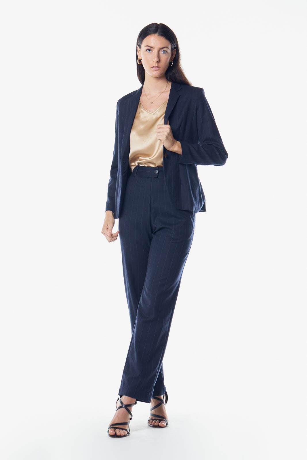 Blazer clásico italiano de lana para mujer: un blazer a medida atemporal