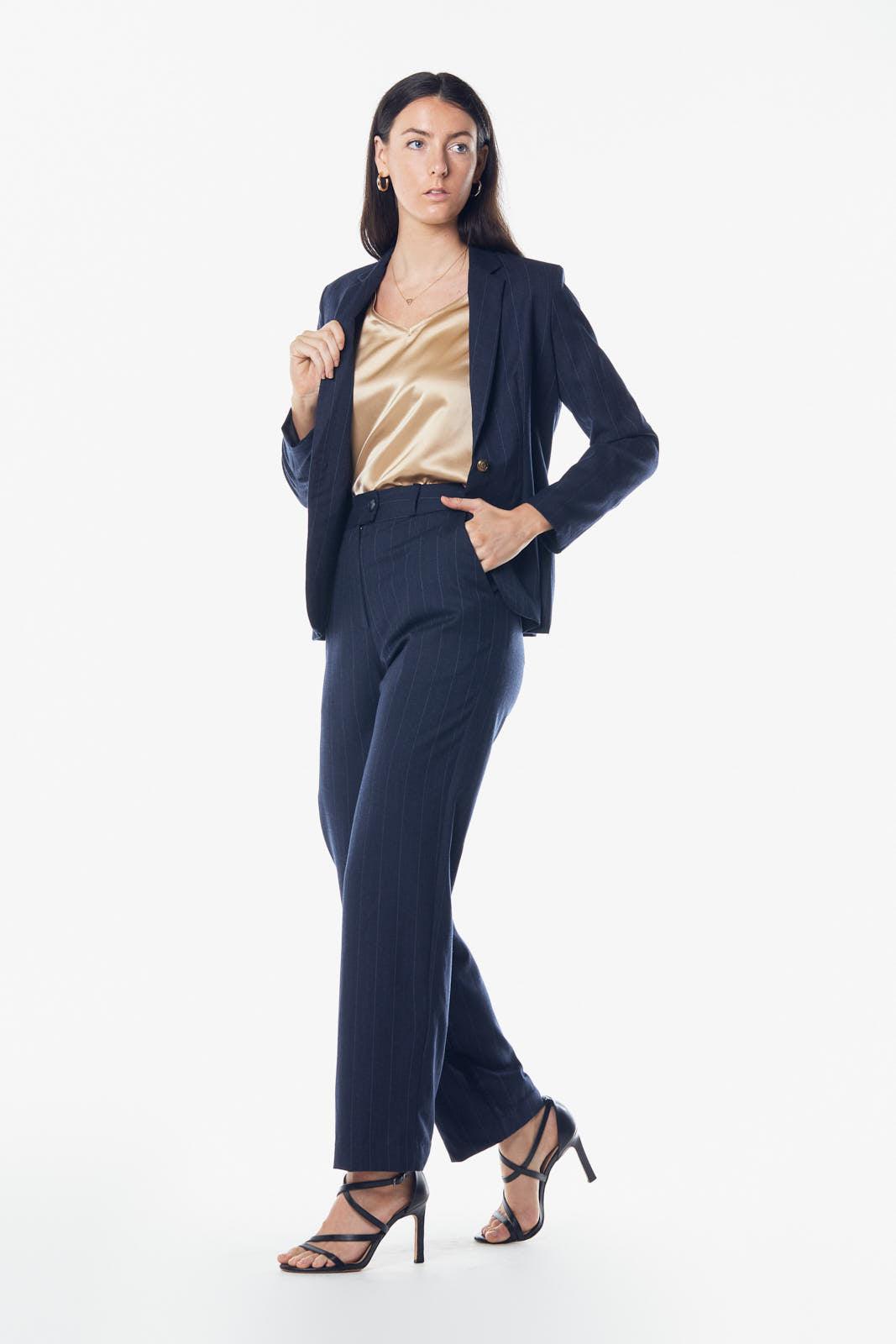 Blazer clásico italiano de lana para mujer: un blazer a medida atemporal