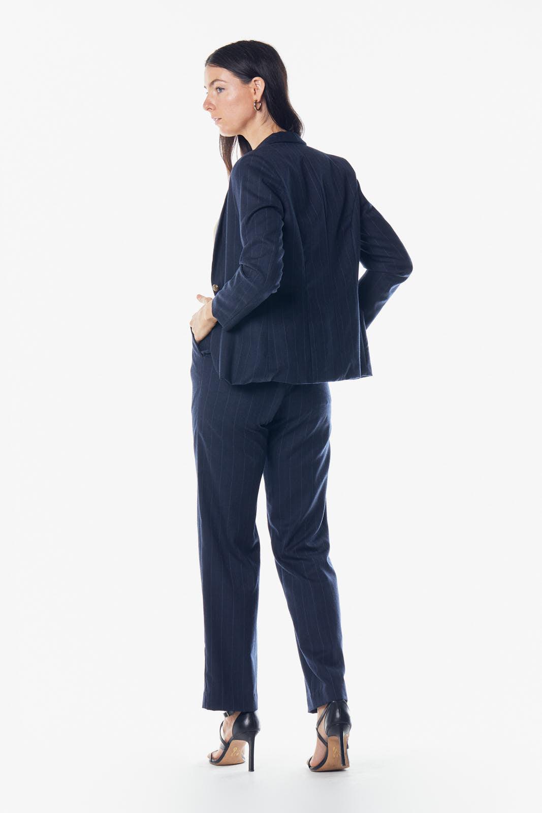 Blazer clásico italiano de lana para mujer: un blazer a medida atemporal