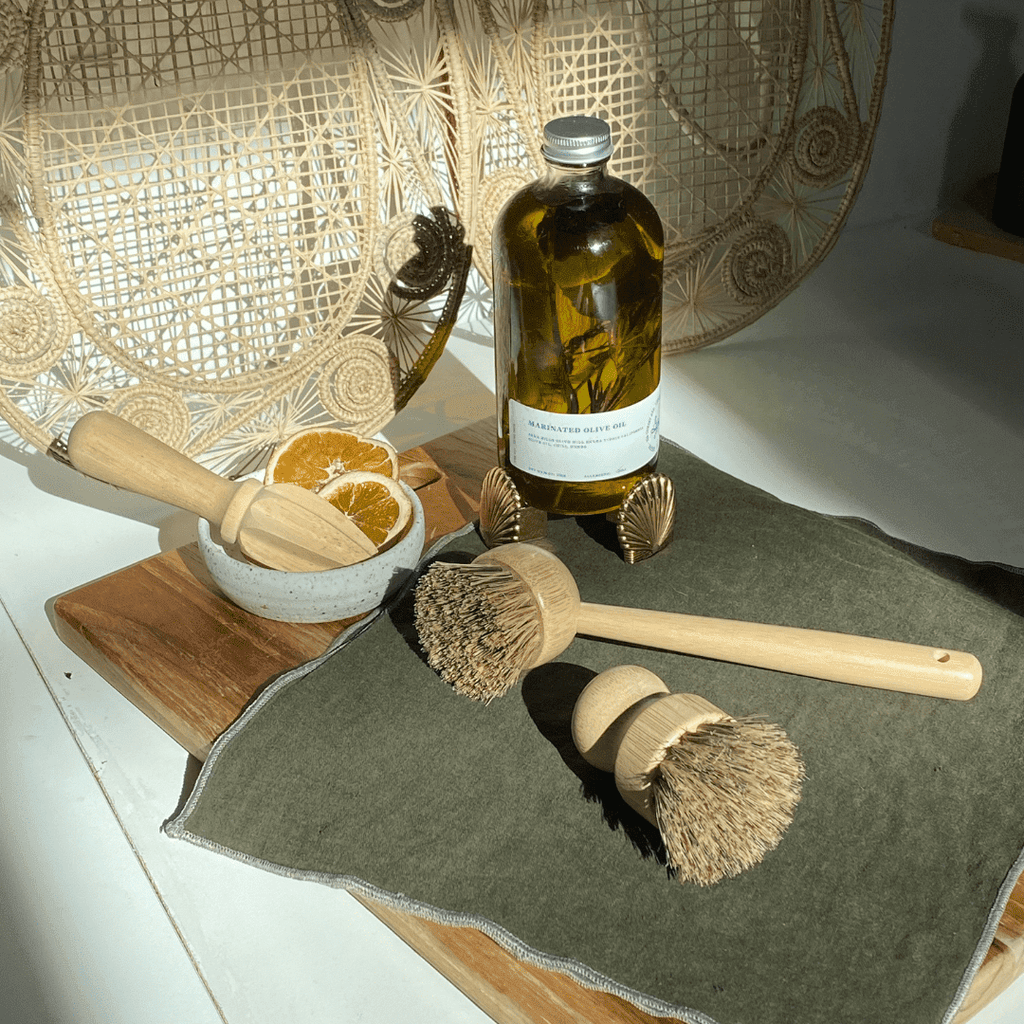 Eco-Friendly Bamboo Dishwashing Brush with Handle - Palm Fiber Bristles