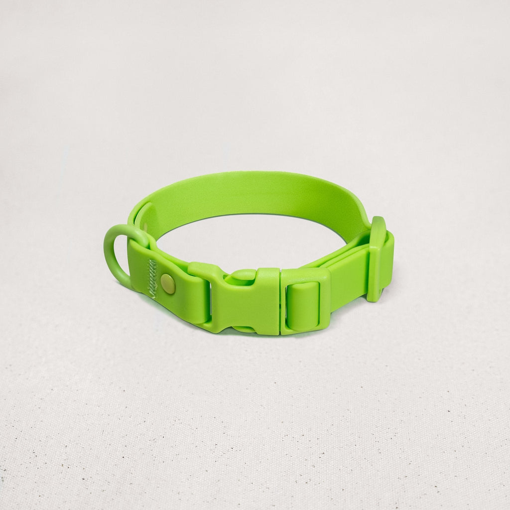 Collar de PVC para perros: resistente al agua, duradero y a los olores.