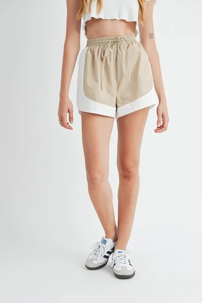 MABLE Drawstring Waist Contrast Trim Detail Shorts