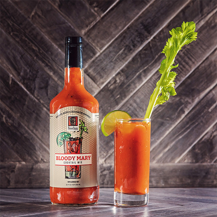 Mezcla de Bloody Mary añejado en barrica y ahumado con bourbon