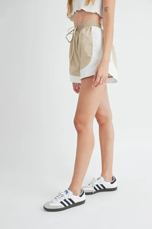MABLE Drawstring Waist Contrast Trim Detail Shorts