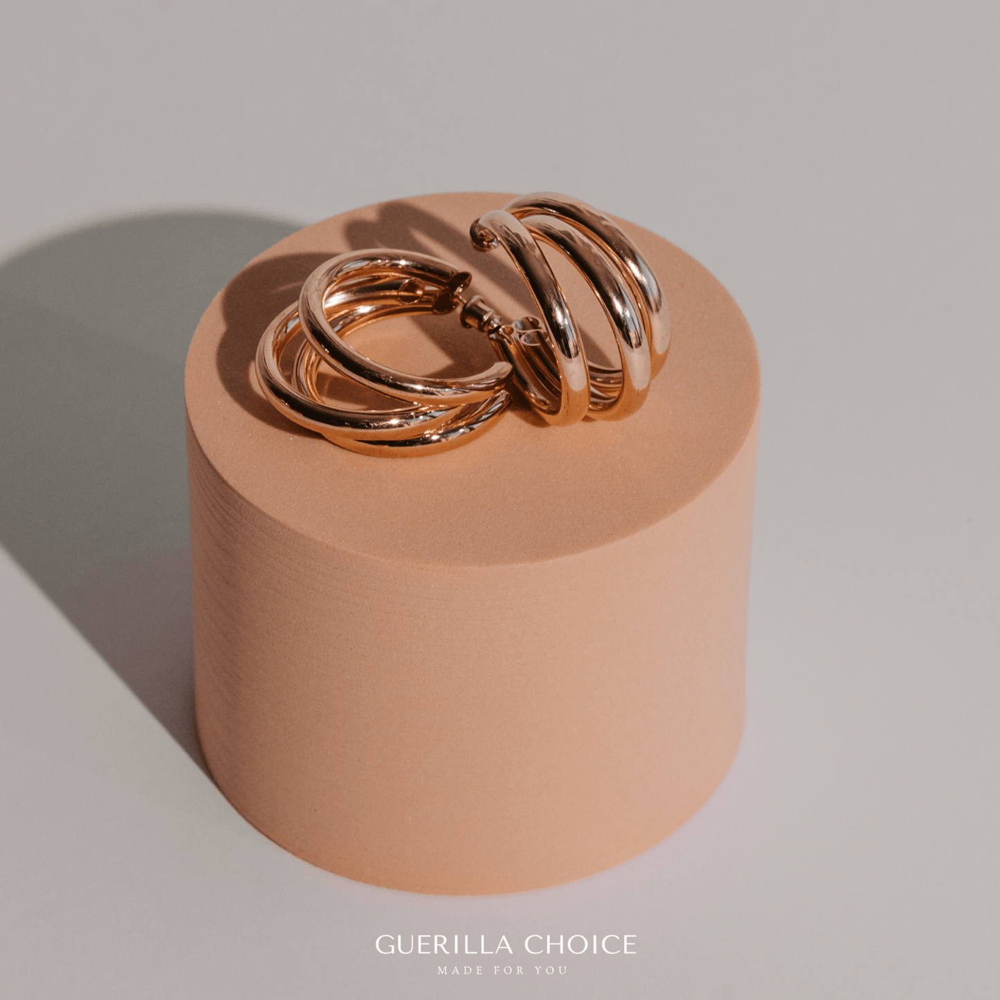 ELISE CHARM GOLD EARRINGS - Lolomo!