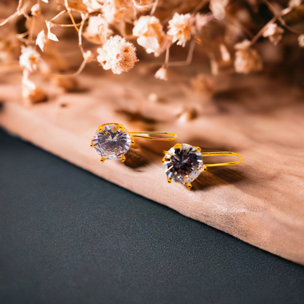 Elegant Golden Sparkle Drops – Luxurious Gold-Plated Earrings - Lolomo!