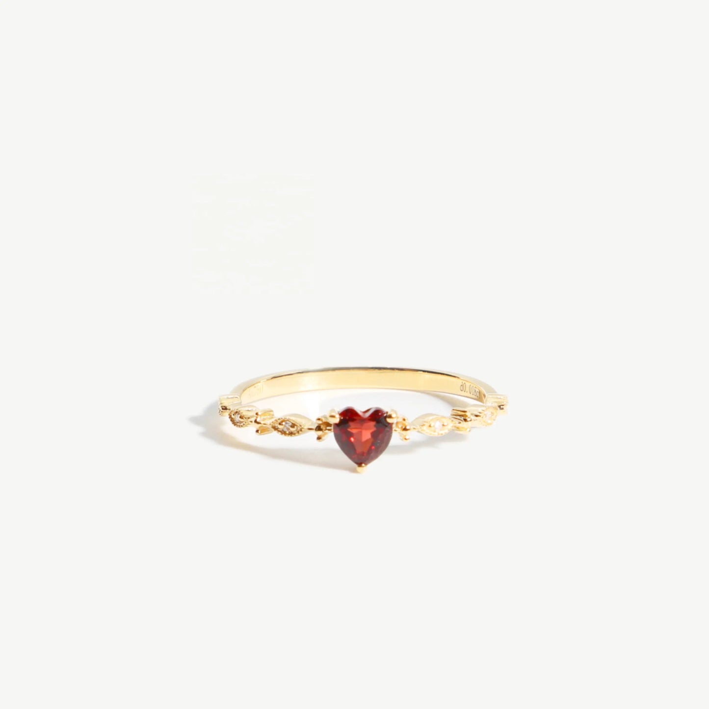 Guerilla Choice Royal Heart 18K Gold Love Ring - Lolomo!