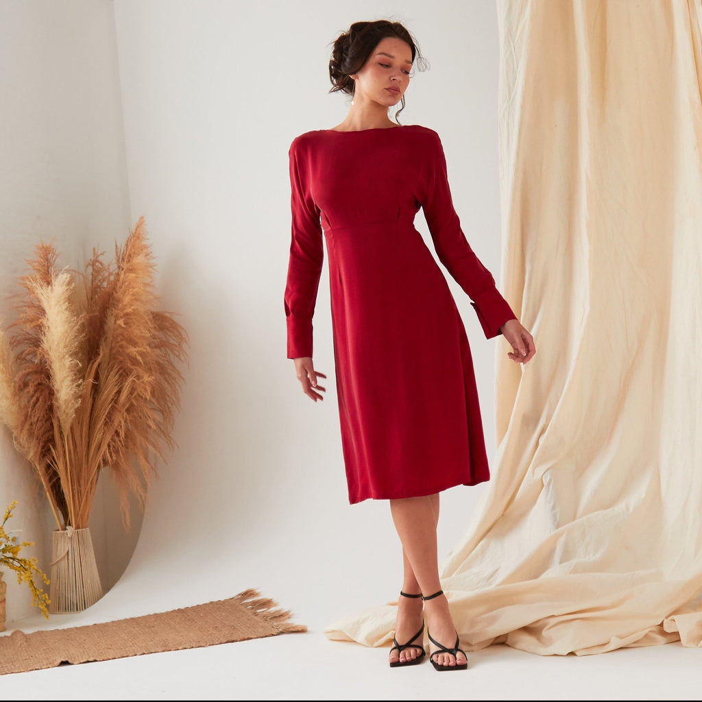 Long Sleeve Red Midi Dress - Lolomo!