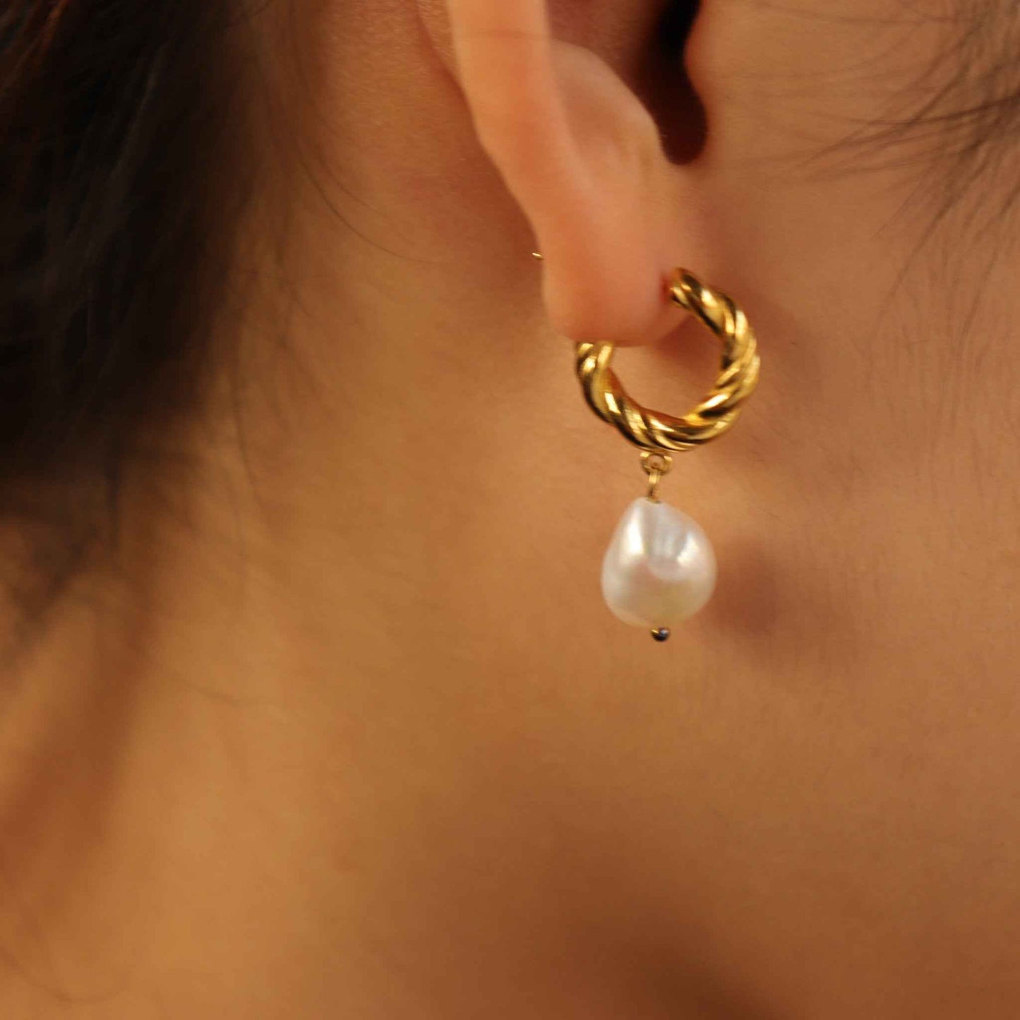 LORRAINE FAURE PEARL EARRINGS