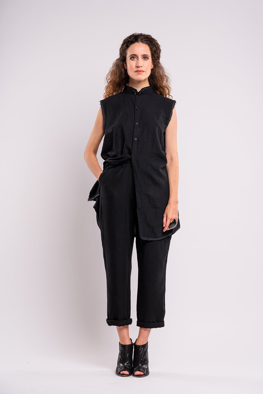 Raw Sleeveless Shirt - Lolomo!