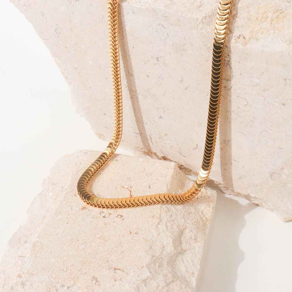 ROSAIRE SNAKE NECKLACE