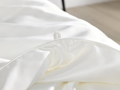 Silk Filled Comforter with Silk Shell by La Seta