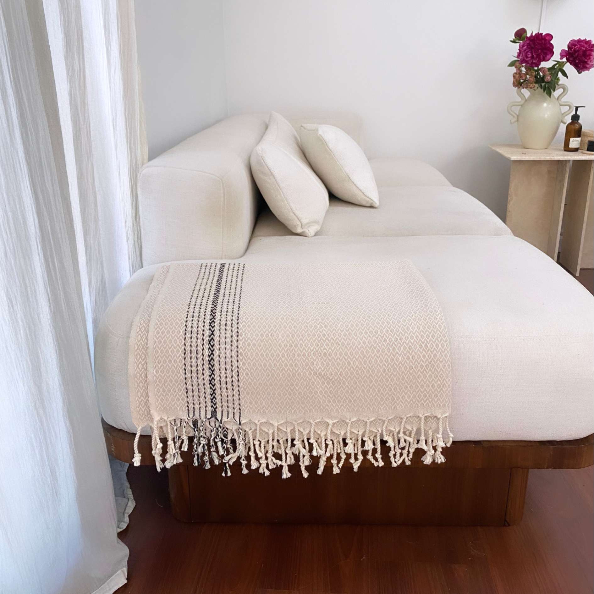 Turkish Towel – Lightweight, Quick-Drying & Handwoven Cotton