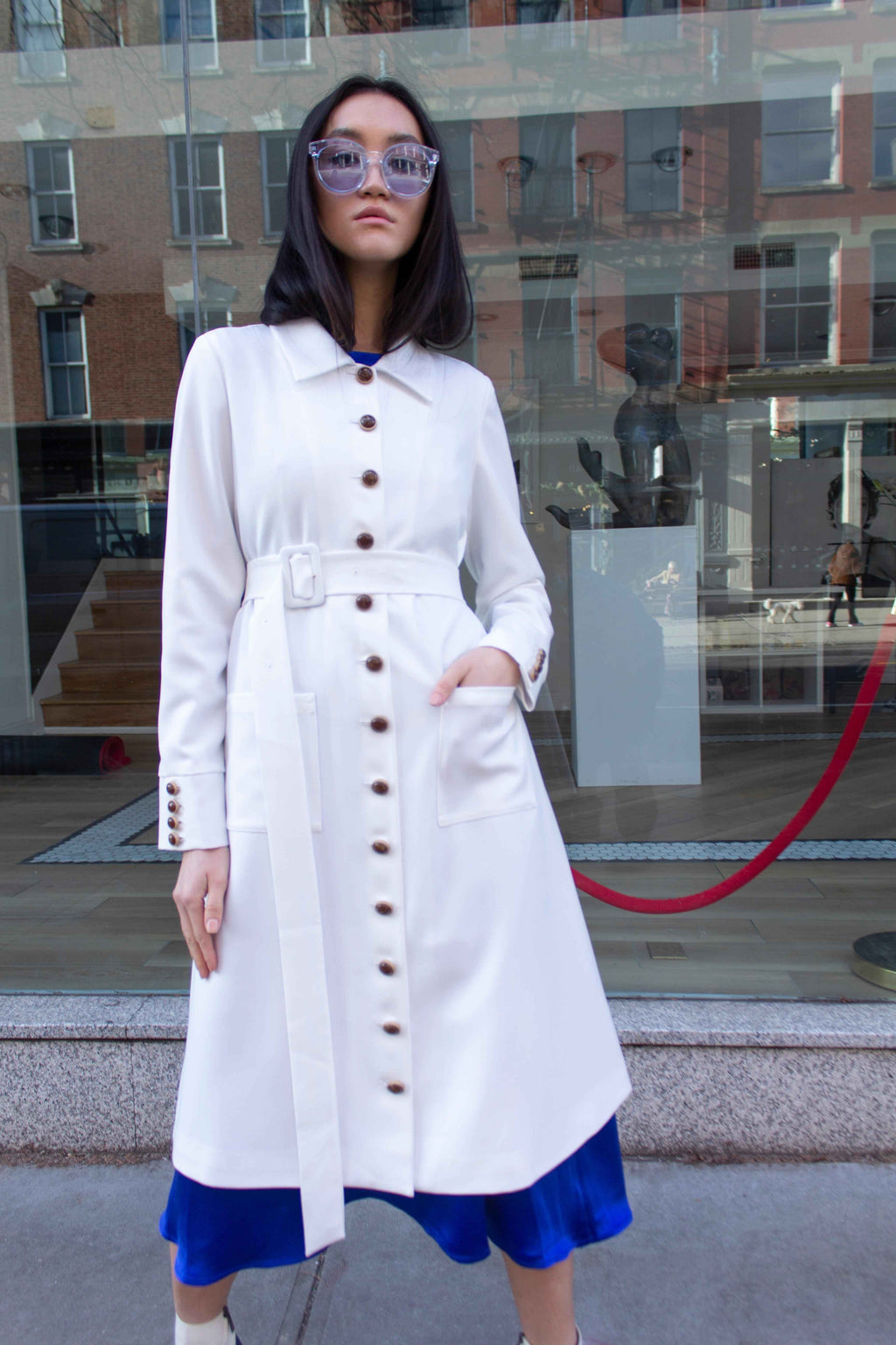 Abrigo blanco Monique: abrigo largo elegante para mujer