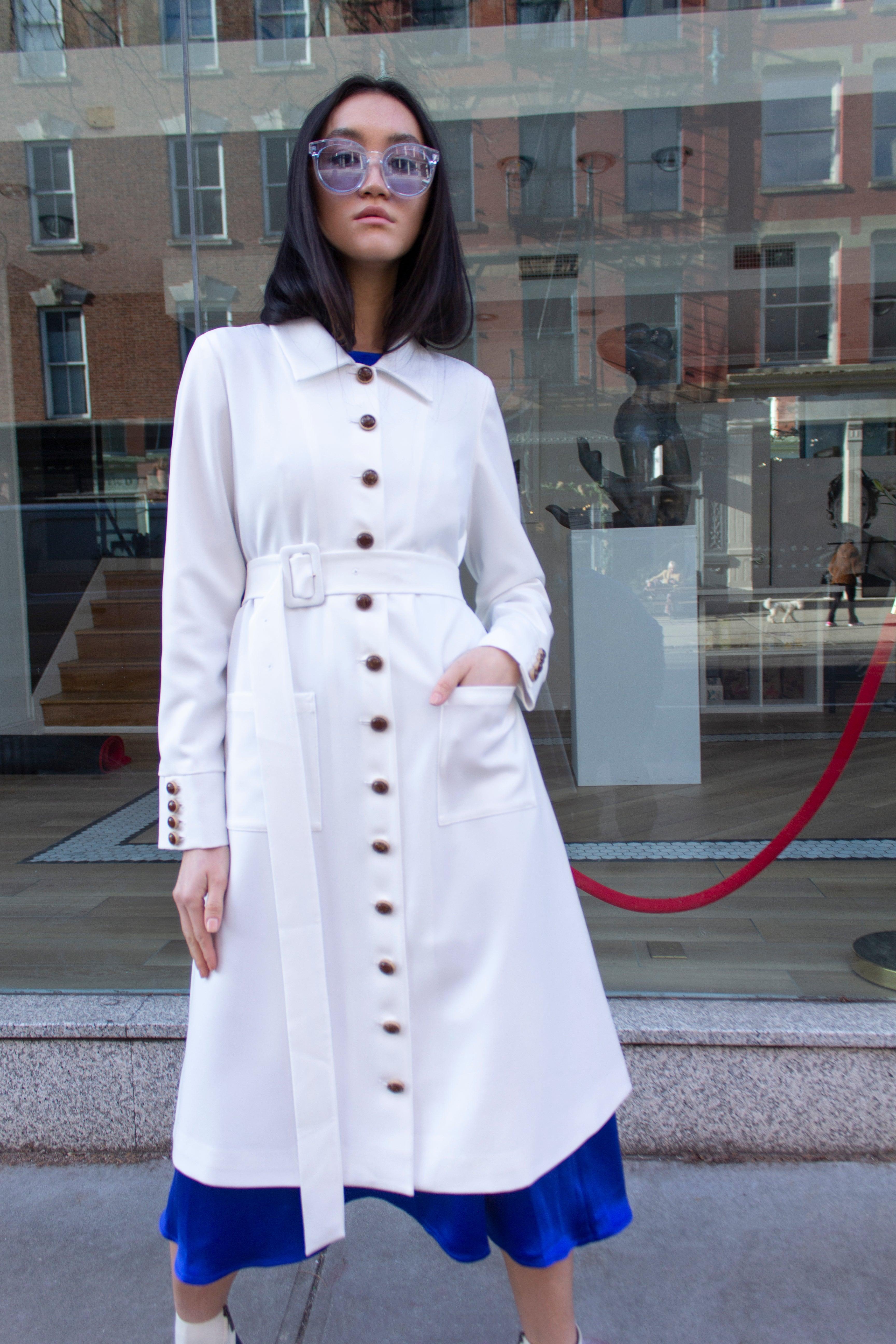 Abrigo blanco Monique: abrigo largo elegante para mujer